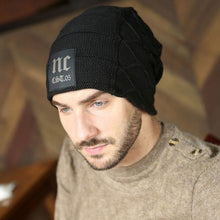 Load image into Gallery viewer, Winter new knitted men's hats plus velvet thickening outdoor warm and comfortable caps fashion leather label skullies beanie